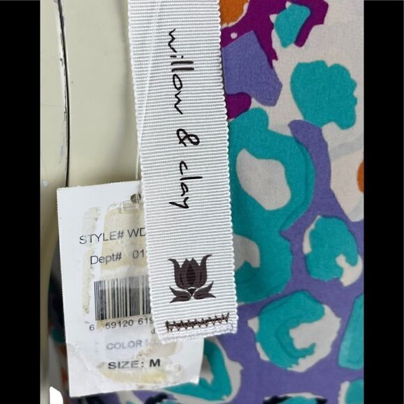 Willow & Clay Colorful Sleeveless V-Neck A-Line with Hi-Low Hemline Size M (6) - Picture 7 of 7